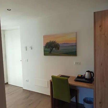 Aparthotel Rosengarten 3*